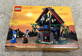 LEGO Majisto's Magical Workshop with Majisto and knight minifigures. Brand New