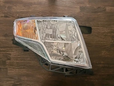 Ford Edge Passanger Headlight 2007-2010 Lights Included, New. - Image 1 of 4