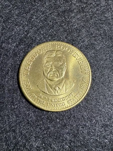 Theodore Roosevelt Commemorative Gold Tone Coin 1901-1909 - Picture 1 of 8
