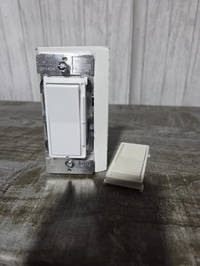 Decoración LEVITON con atenuador basculante barra deslizante - Imagen 1 de 2