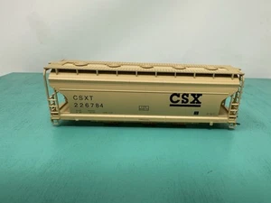 Atlas HO - 3560 Covered Hopper - Missing Trucks No Package - CSX - Picture 1 of 4