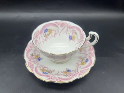Taza y platillo vintage Spencer Stevenson "Regina" porcelana de hueso rosa Inglaterra Foto 1 de 4