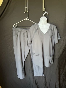 Women's Med Couture Scrub Set Size XL - Picture 1 of 3
