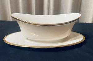 Lenox Eternal USA Ivory Gold Trim Gravy Boat with Attached Underplate - Picture 1 of 5