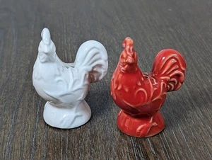 Mini Rooster Salt and Pepper Shaker Set Farmhouse Chicken Ceramic Red White 2" - Picture 1 of 7