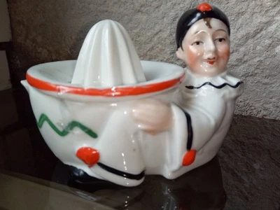 Ancien presse agrumes Pierrot art déco - Photo 1/4