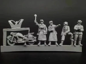 1/72 Resin Figur Modellbausatz Motorrad & vier Soldaten unbemalt & ungebaut - Bild 1 von 2