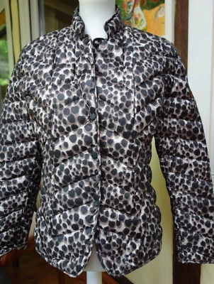 JAN MAYEN ultra leichte  Daunen Jacke   Größe IT 46 (dt-38-40) Muster - Bild 1 von 4