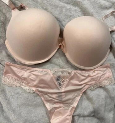 Camiseta Victoria's Secret Rib BOMBSHELL 36DD push-up com tanga grande - Imagem 1 de 4