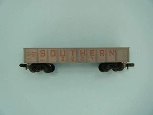 ARNOLD RAPIDO N SCALE SOUTHERN GONDOLA METAL BOTTOM, GENTLY USED - Picture 1 of 4