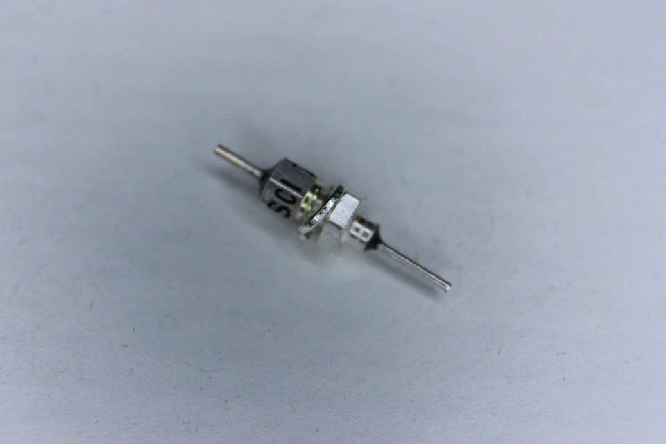 10 Stück Bundle Durchführungskondensator EMI Filter SCI 223Z 22nF - Bild 1 von 1