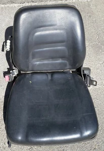 Clark Fork Lift Seat belts from TMG 20, little bent & small hole in upholstery - Picture 1 of 5