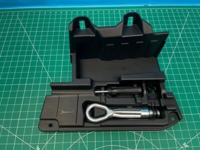 Kit de herramientas de soporte para maletero trasero BMW OEM F36 428i 435i 430i Gran Coupé Foto 1 de 4