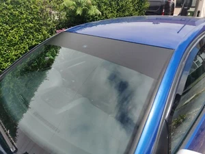 Striscione Striscia Solare Auto Nero Opaco Vinile Autoadesivo 1400x270mm Opaco - Foto 1 di 2