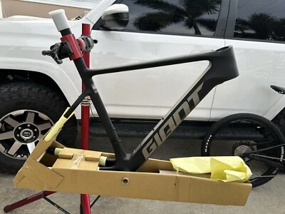 2024 GIANT PROPEL SL Black In X-Small Frameset - Image 1 of 4