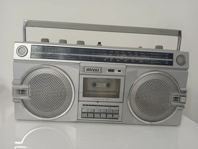 Radio Registratore Cassette Boombox Irradio Jumbo 844 Argento Portatile Vintage - Immagine 1 di 2