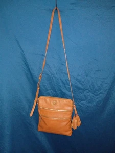 Bandolera Anne Klein Vegana Cuero Guijarro con Borlas Artículo # G4 - Imagen 1 de 9