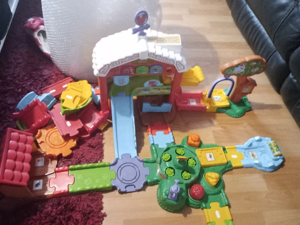 VTech Toot Toot Animal Farm Track and Animals, Has Six Animals - Image 1 of 4