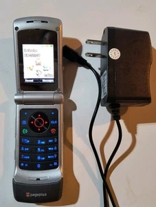 Page Plus Motorola Cell Phone Vintage Flip Phone Unlocked - Picture 1 of 7