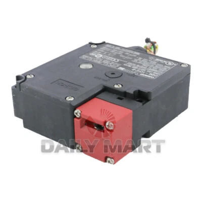 New In Box OMRON D4NL-1CFG-B Guard Lock Safety Door Switch - Image 1 of 2