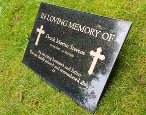 Personalised Engraved Granite Memorial Plaque, Grave Marker, Cross, 29x21cm - Picture 1 of 9
