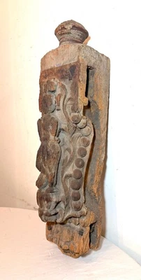 Gran escultura antigua de la deidad de salvamento arquitectónico de madera tallada del siglo XVII Foto 1 de 4