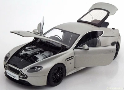 ASTON MARTIN V12 VANTAGE S 2015 ARGENTO AUTOART 70251 1/18 RHD METALLO SILBER - Immagine 1 di 4