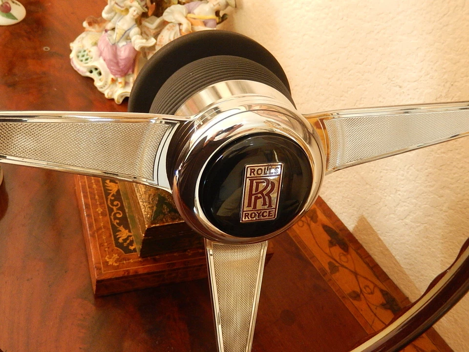 Volante Madera Rolls Royce NARDI Shadow II 75º ANIVERSARIO Insignia Roja NUEVO Foto 1 de 1