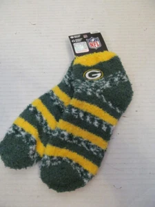 AKM NFL Greenbay Packers Green & Yellow Fuzzy Ankle Socks, Fits 5-12 Shoe - Picture 1 of 4