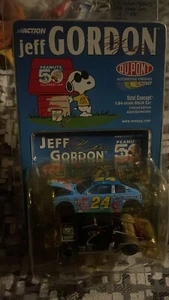 1/64 Jeff Gordon Action #24 DuPont / PEANUTS Snoopy Charlie Brown 2000 H/O 1:64 - Picture 1 of 2