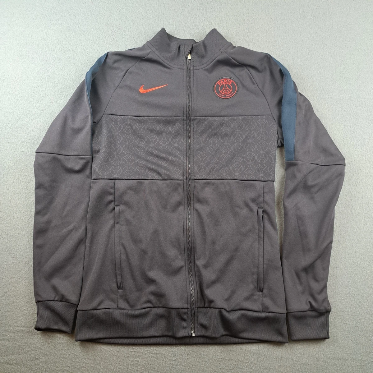 【USED】 NIKE PSG jacket setup gray USED】 NIKE PSG jacket setup gray USED】 NIKE PSG jacket setup