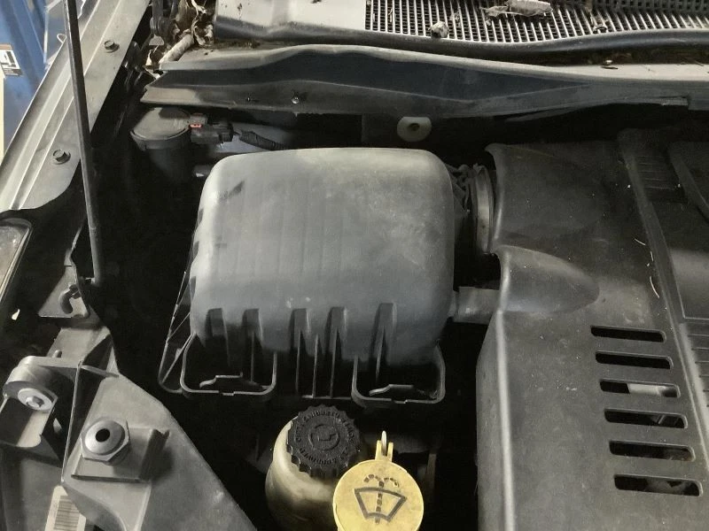 Filtro de aire 3,8 L compatible con 09-11 ROUTAN 331906 Foto 1 de 3