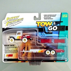 🔥 CHASE Johnny Lightning 1980 Toyota Land Cruiser Flatbed Trailer Haulers 1/64 - Picture 1 of 2