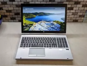 HP EliteBook 8560p, i7 2720QM, 16 GB RAM, BluRay, docking, custodia, alimentatore, SSD - Foto 1 di 14