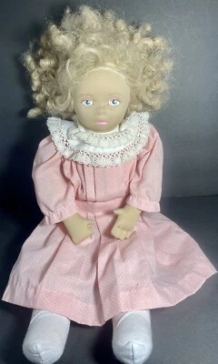"Muñecas de colección de Pauline Bjonness Jacobsen 1985 muñeca Daphne de tela 24"" LEER Foto 1 de 4