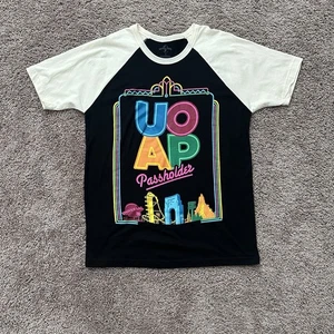 Universal Studios UOAP T-Shirt Size Medium Neon Retro Logo Black Passholder - Picture 1 of 7