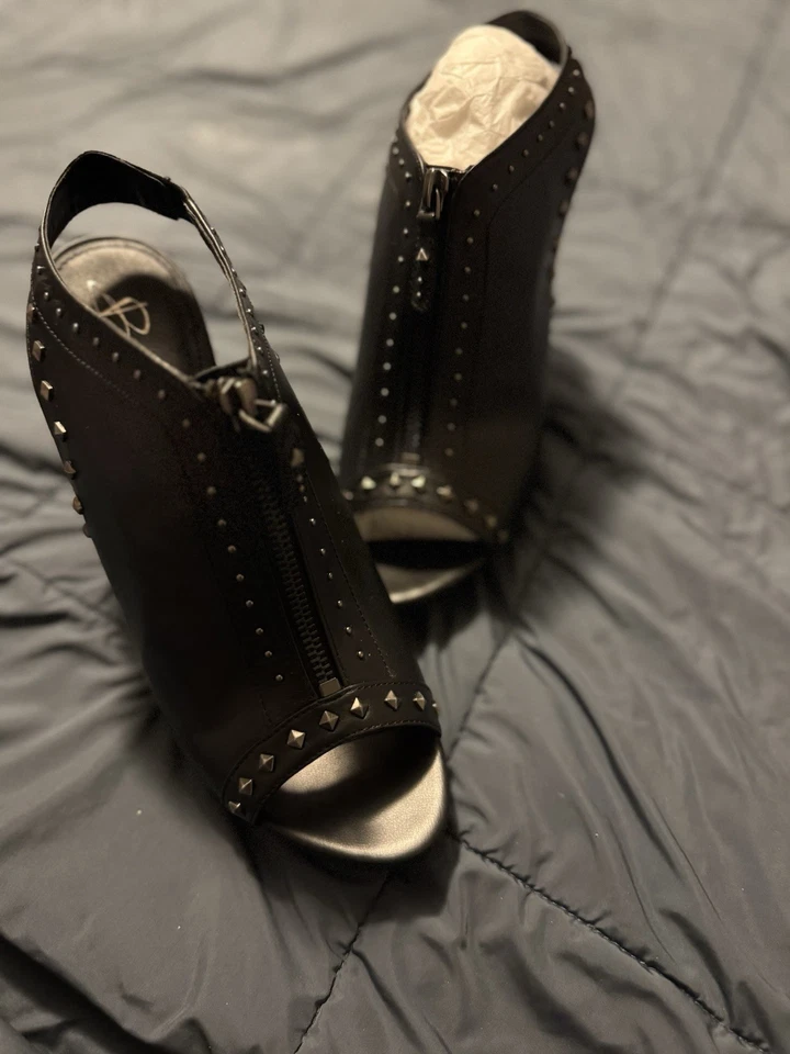 Zapatos de tacón de cuero negro B Makowsky talla 8,5 Foto 1 de 3