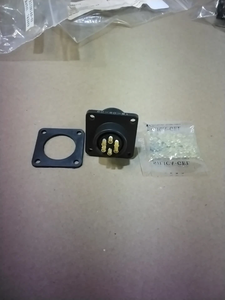 Harwin M90-3102R14S-6P 6 Pos. Circular Panel Mount Conn. Plug contact - Image 1 of 4