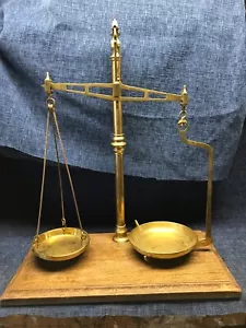 W T Avery Antique British/ English Brass Scale with Mahogany Base Birmingham - Picture 1 of 12