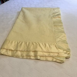 VTG Curity Baby Blanket Yellow Fleece Acrylic Wide Satin Trim 37.5 x 49” - Picture 1 of 8