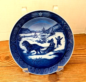 1986 Royal Copenhagen Denmark Plate Juleferie Christmas Holidays Plate Blue - Bild 1 von 7