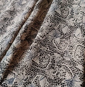 1 x Floral Fabric Remnant. Lace Effect. Material. 130cm x 250cmL, 51" x 98"L - Picture 1 of 7