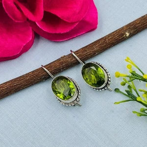 925 Sterling Silver Green Peridot  Gemstone Jewelry Dangle Drop Earring - Picture 1 of 3