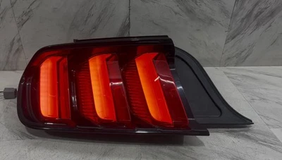 Ford Mustang 2015 2017 conjunto de luces traseras exteriores OEM lado del conductor izquierdo lámpara LED Foto 1 de 4