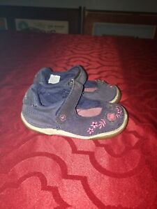 Stride Rite size 5.5 Mary Janes, Blue with Pink Flowers