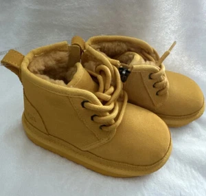 UGG NEUMEL Breeze Mustard SUEDE SHEEPWOOL ANKLE BOOTS KIDS SIZE 9 1/2 New - Picture 1 of 4