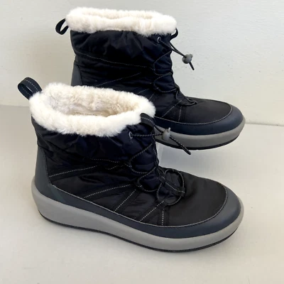Botas de invierno Clarks Cloudsteppers para mujer talla 8 negras elásticas de piel sintética Foto 1 de 4