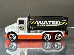 Hot Wheels Road Department Package Pull - Tanker Truck - Bild 1 von 3