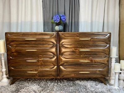 Mid Century Modern - Franklin Shockey Sculpted Pine 8 Drawer Low Boy Dresser - Image 1 of 4