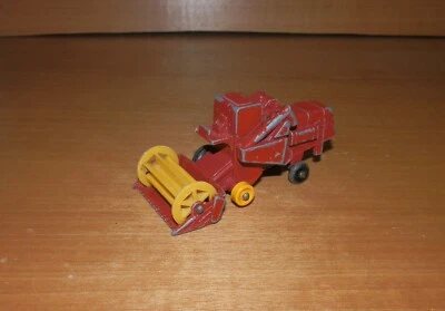 Matchbox Claas Serie 65 Combine Harvester mit deutlichen Gebrauchsspuren. - Bild 1 von 4